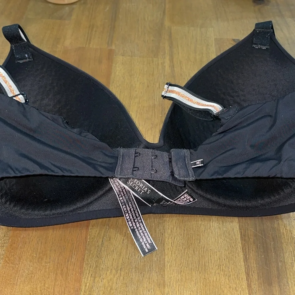 Victoria’s Secret 32DDD bra EUC - Picture 2 of 3